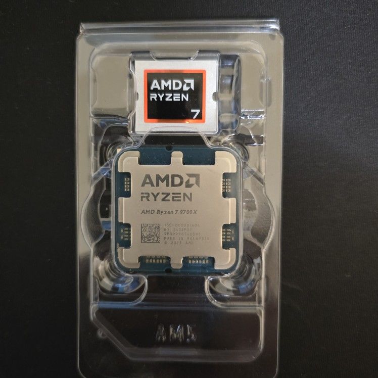 AMD RYZEN 7 9700X (LIGHTLY USED, NEVER OC'D)