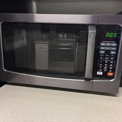 Toshiba Microwave - Like New!