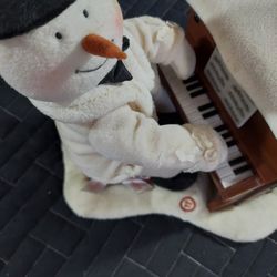 Vintage Musical Hallmark Snow Man Jingle Pals