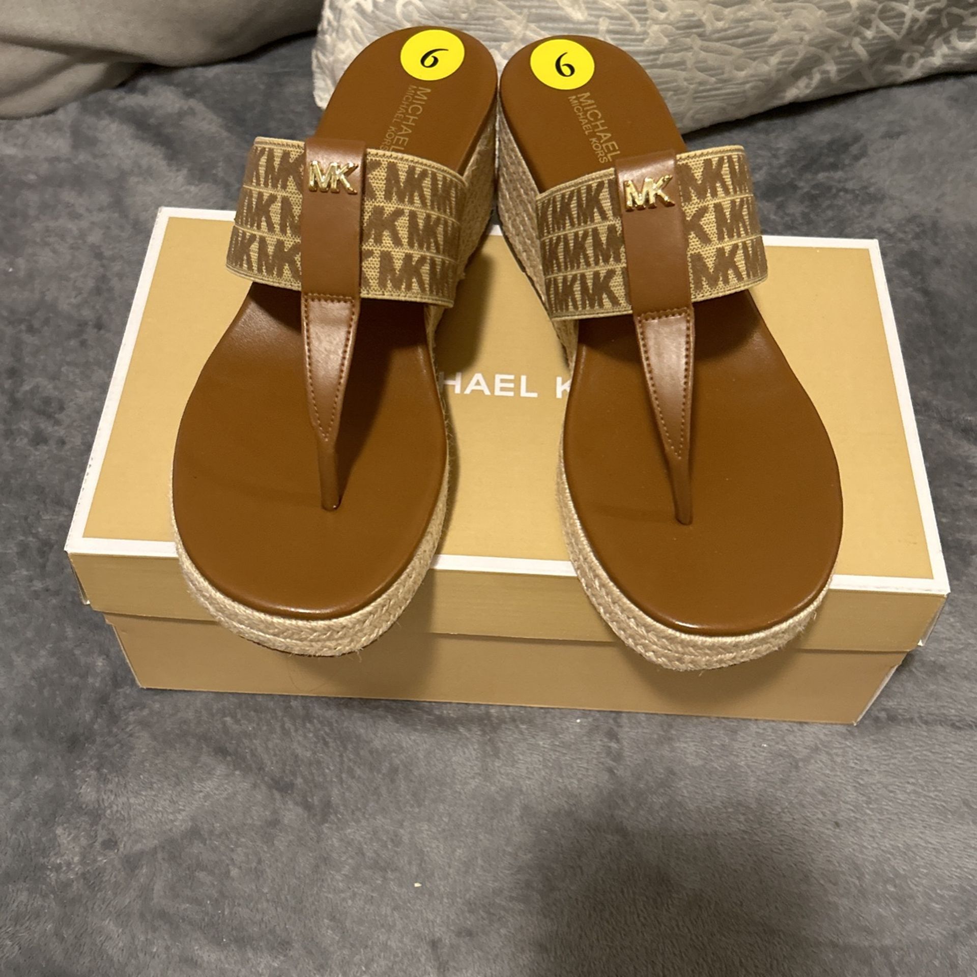 Mk Wedge Size 9