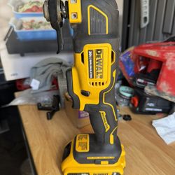 Dewalt Brushless Multi Tool Comes With One 2ah Battery 