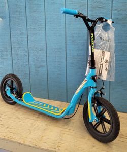 Razor Flashback Kick Scooter -BRAND NEW