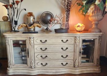 Dresser 4 drawers 2 doors colleziona Europe collection 73" x 19" x 31"H