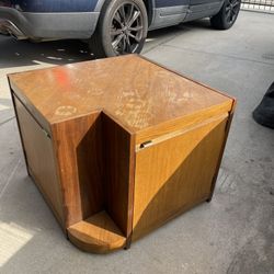 Free Big End Table By Lane 