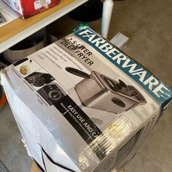 Brand NEW Farberware Royalty Stainless Steel 2.5L Deep Fryer Large 8 Cup  Frying Capacity for Sale in Tigard, OR - OfferUp