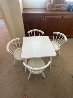 Kids craft white table and chairs