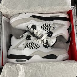 Jordan 4 Military