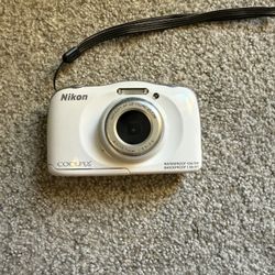 Nikon COOLPIX S33 Waterproof 13MP Digital Camera 3X Optical Zoom