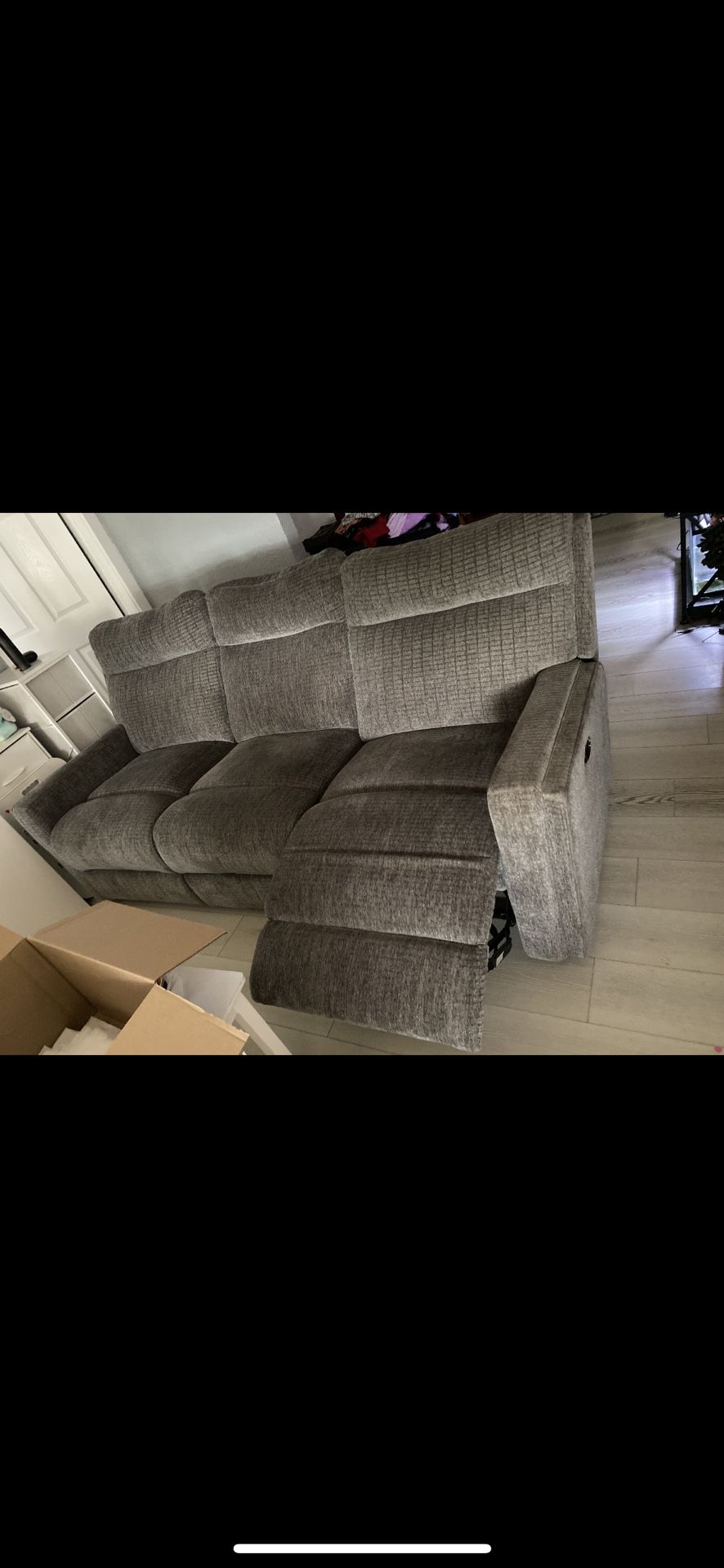 2 Electric Couches