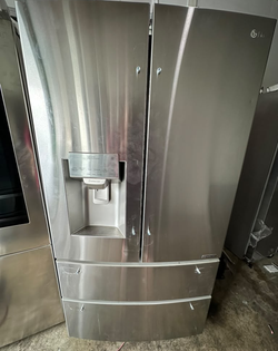 LG 4-Door French Door Fridge with Ice and Water