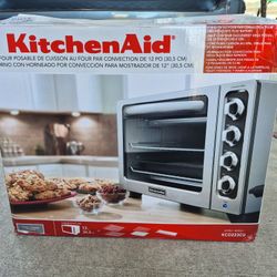 KitchenAid KCO223CU Contour Silver 12-inch Convection Bake Countertop Oven.