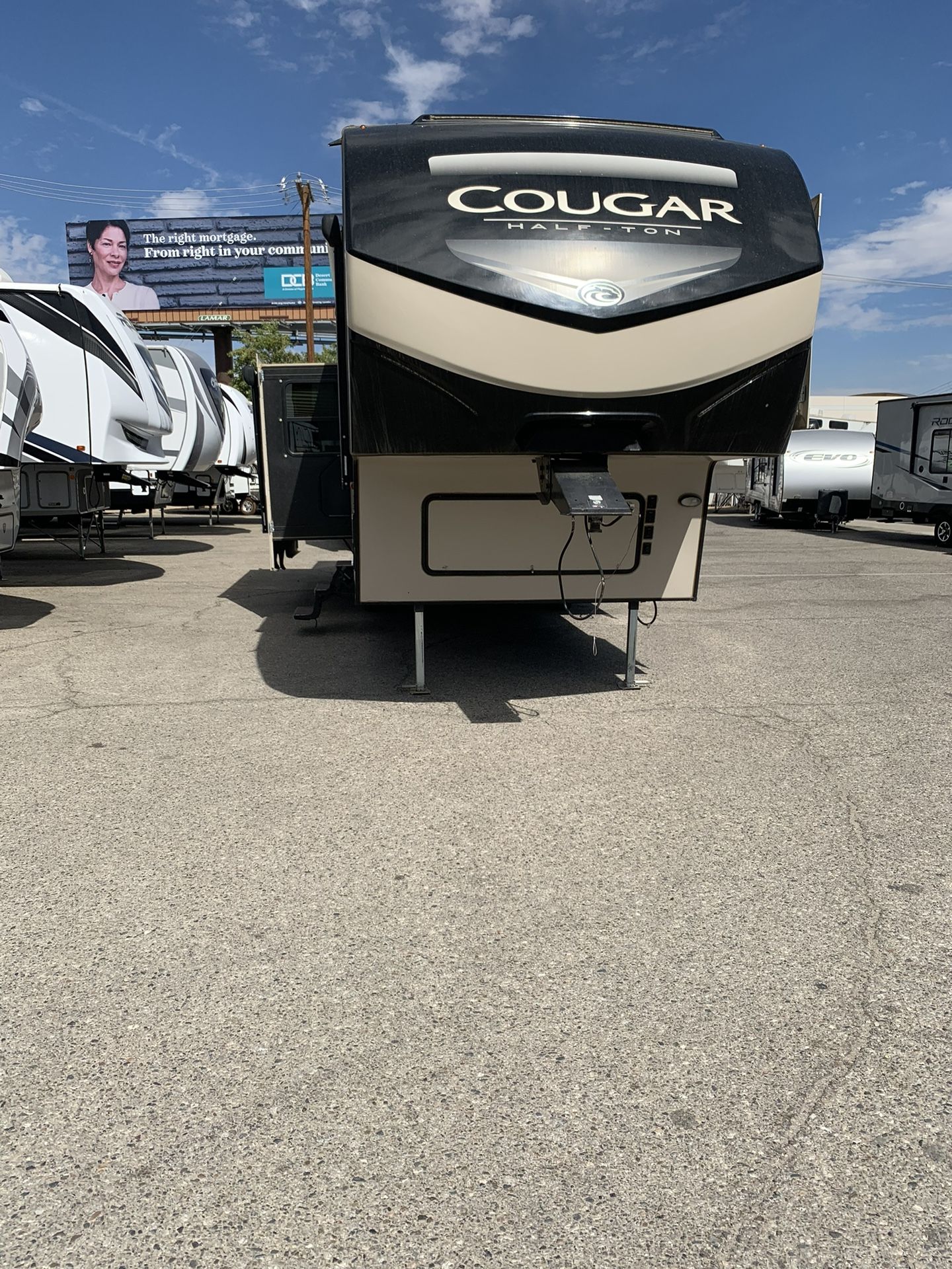 30 Ft. Keystone, Cougar 5th Wheel