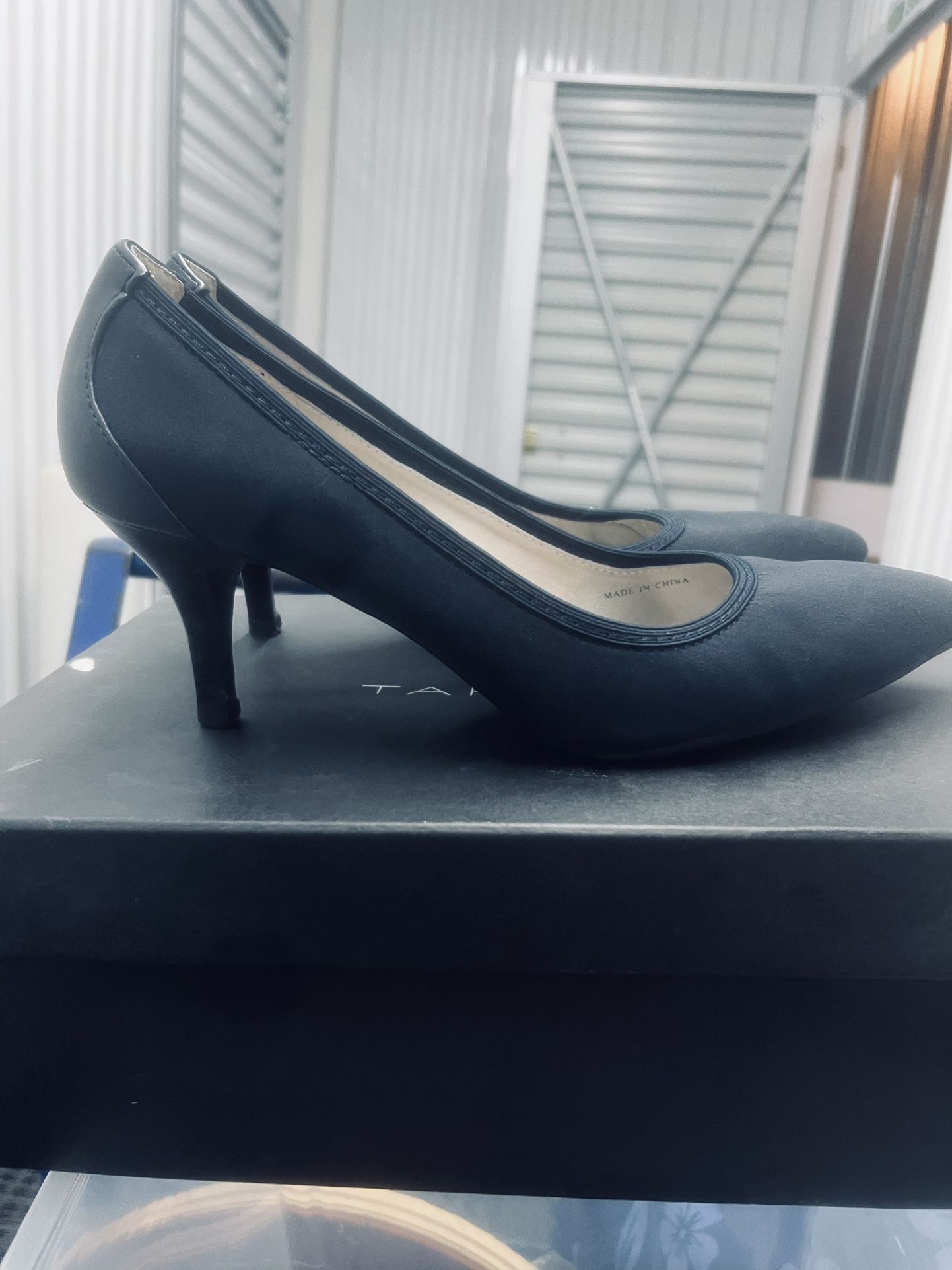 Tahari Perfect Summer Heel Navy