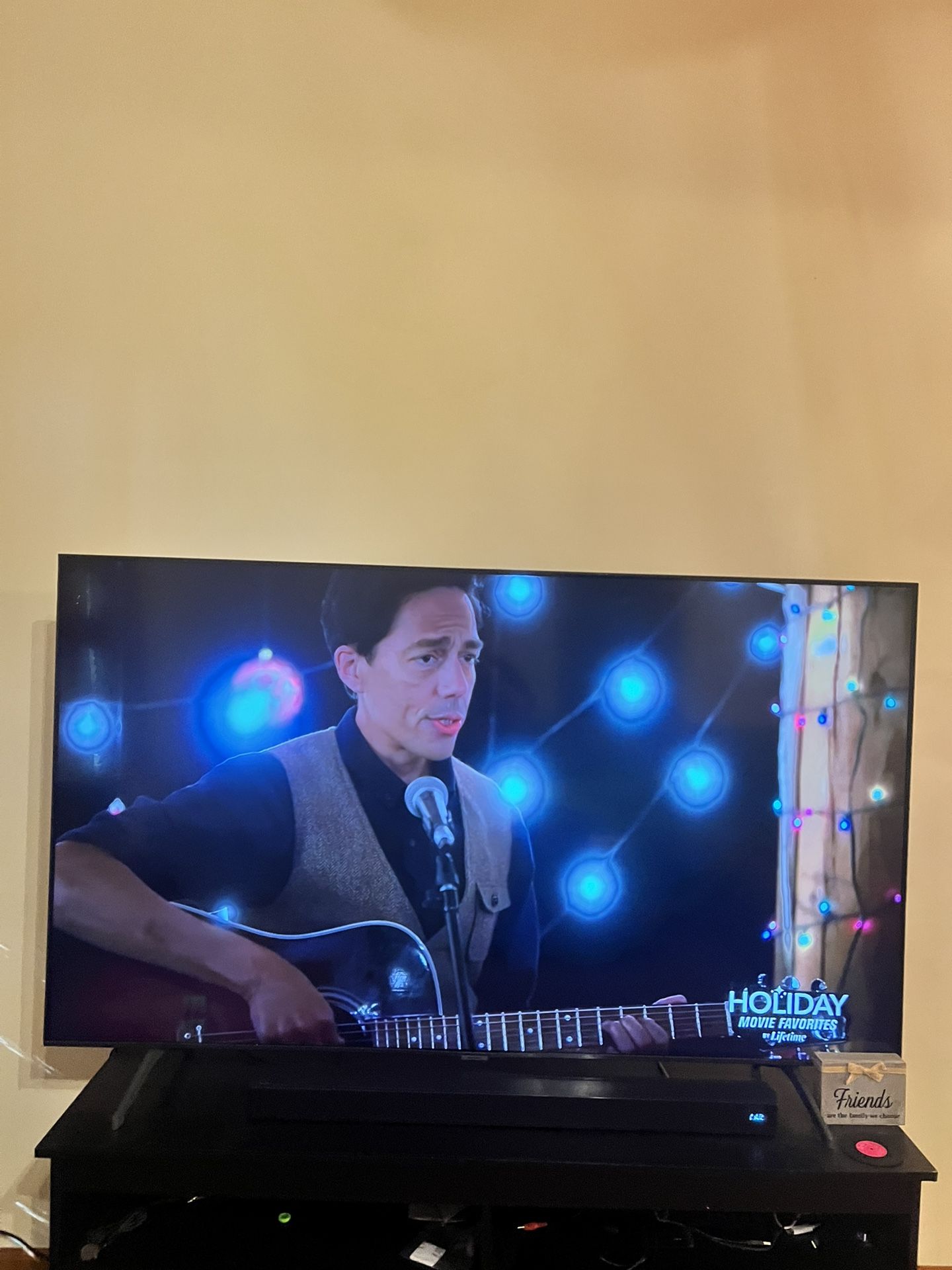 Samsung 65” 4K UHD Smart TV UN65TU7000B Great Condition with 3 Remotes