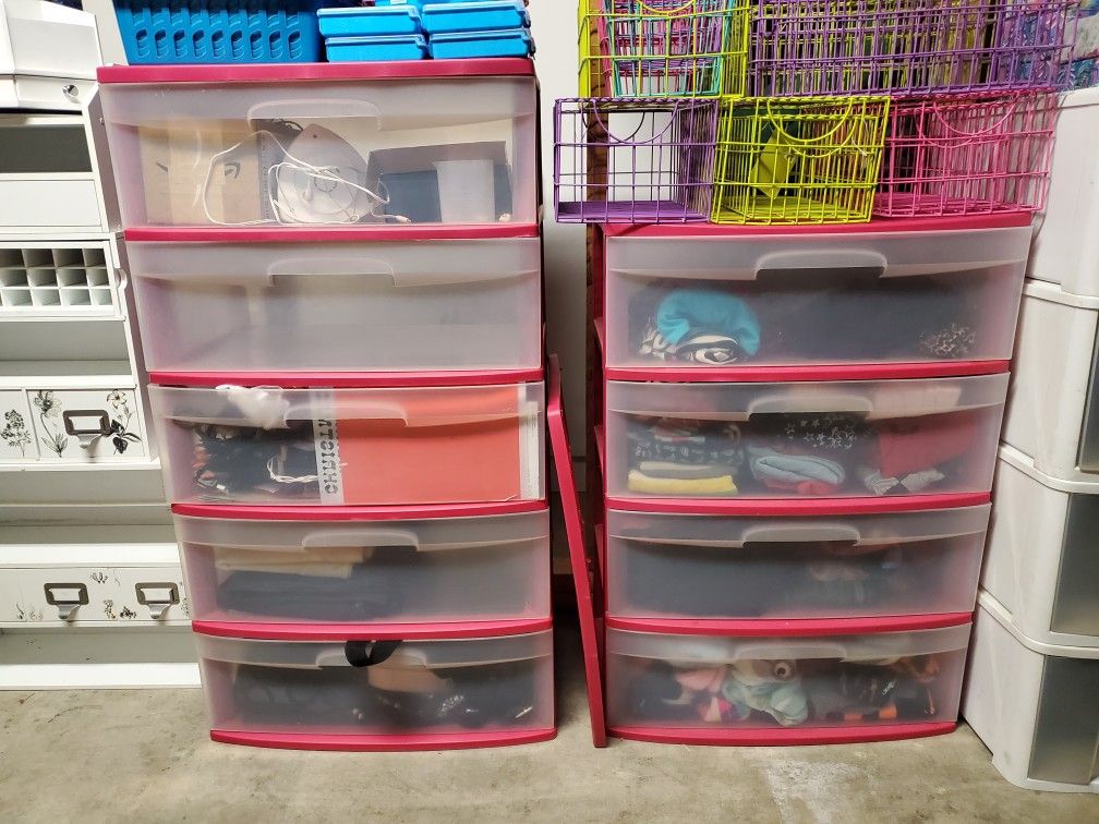 9 Storage Drawers