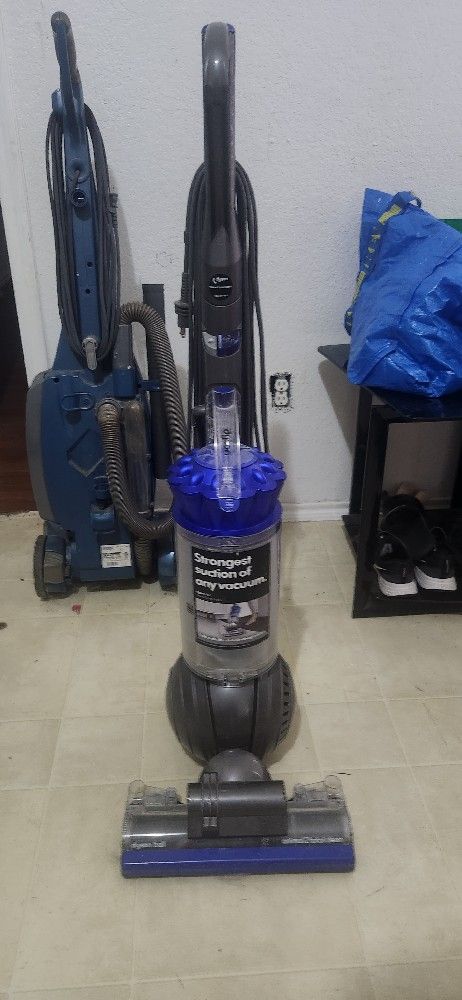 Dyson Vacuum 