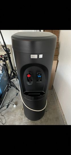AOUVERSE Hot and Cold Bottleless Water Dispenser excellent condition with Brand new filters