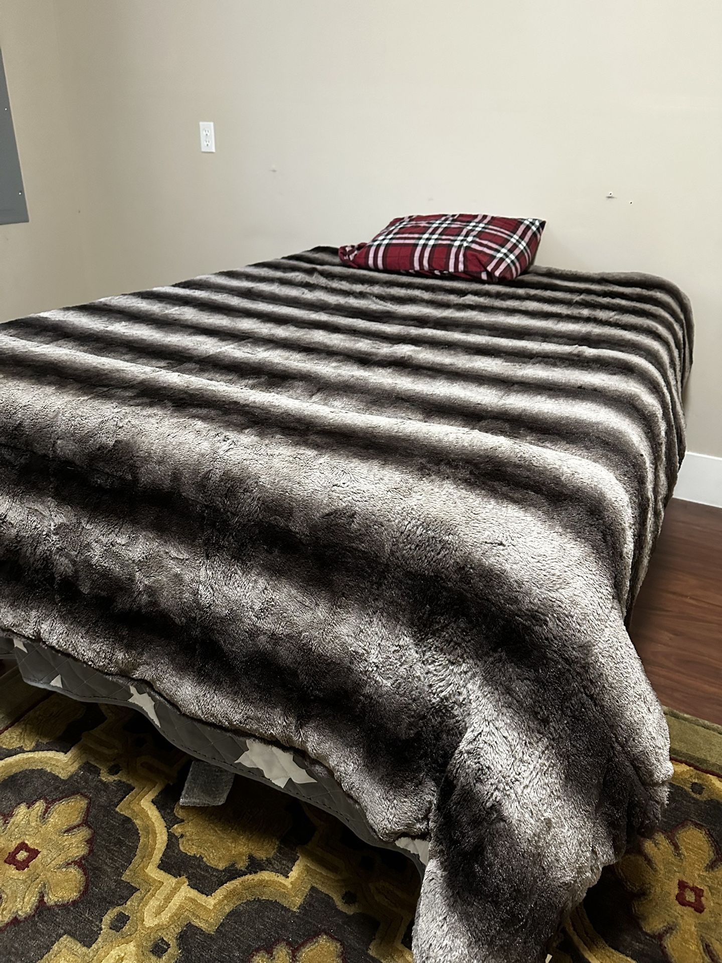 Full Size Bed Frame With Vibe Mattress