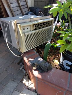 Aire Acondivlcionado Grande Y Muy Bueno 