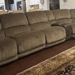 ✨ Large Sectional Recliner Sofa – Like New!