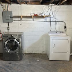 Whirlpool & LG Washer And Dryer Set