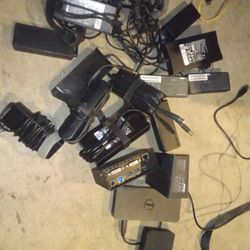 4 Hd Docks And 12 Ac Adapters Lenovo Dell