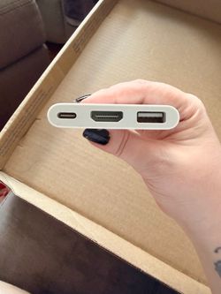 Apple USB-C Digital AV Multiport Adapter A2119 - HDMI USB