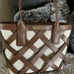 Michael Kors Handbag / Crossbody 