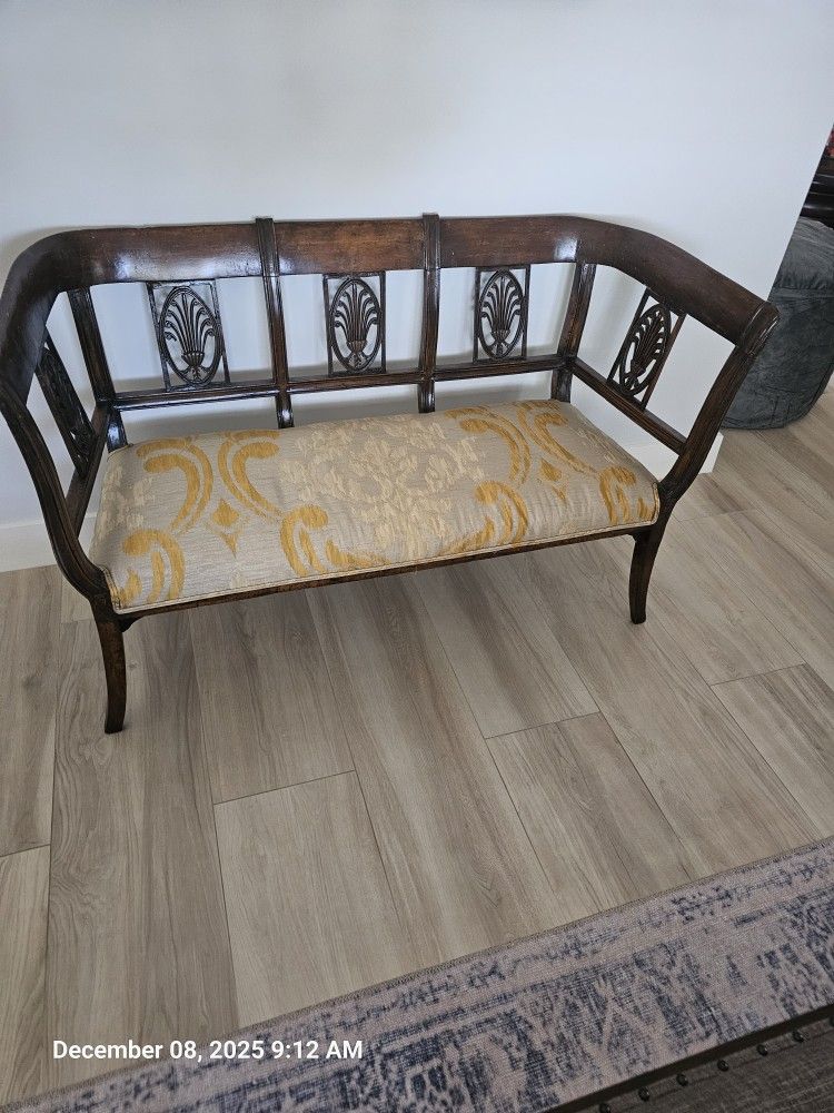 ANTIQUE BENCH