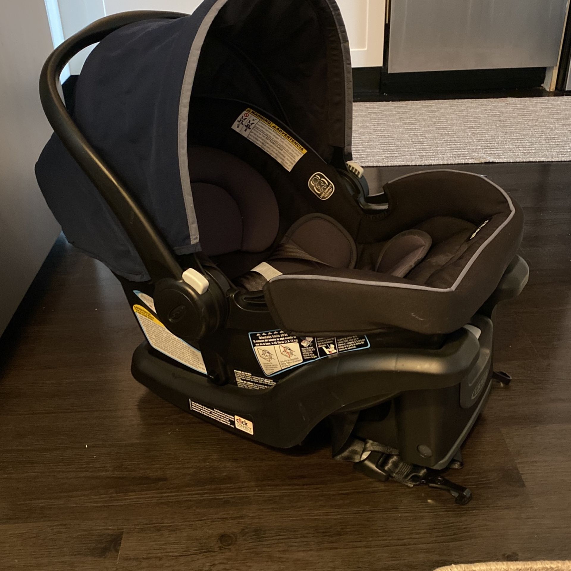 Graco Infant Car Seat With Base 