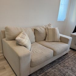 Maggie sofa and love seat