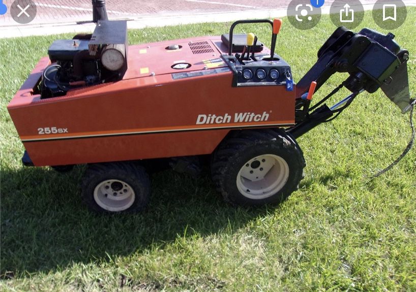 2006 255 Ditch Witch with Vibratory Plow
