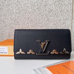 Elegant black wallet