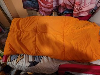 Queen Size Comforter Peach Color Good Condtion.colcha Tamano Queen Como Nueva $5