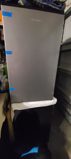 Hinson Mini Fridge  3.3cu ft  still new with plastic wrapping