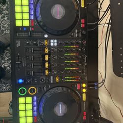 Pioneer DDJ 1000 with gator Case