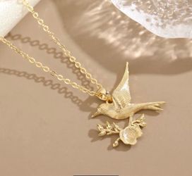 ✨💥GOLD PLATED BEAUTIFUL BIRD ON A BRANCH ✨💥