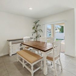 Large and like new dining set