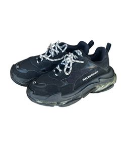 balenciaga triple s