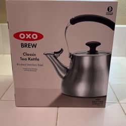 Classic Tea Kettle - Brushed Stainless Steel