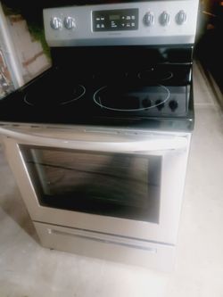 estufa Stainlees Steel Whirlpool Clean Everything Work with warranty $ 350