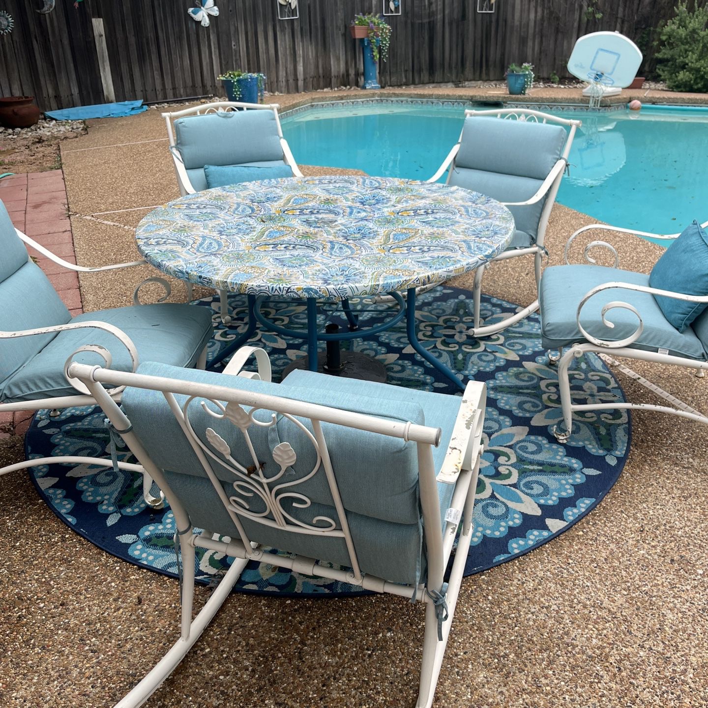 Patio Table, Chairs & Rug