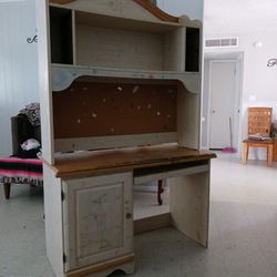 2-Piece Child's Desk With Book Shelf