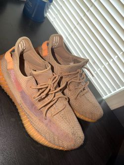 Yeezy 350 v2 Clay