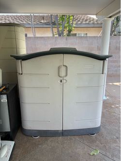 Rubbermaid shed- outdoor