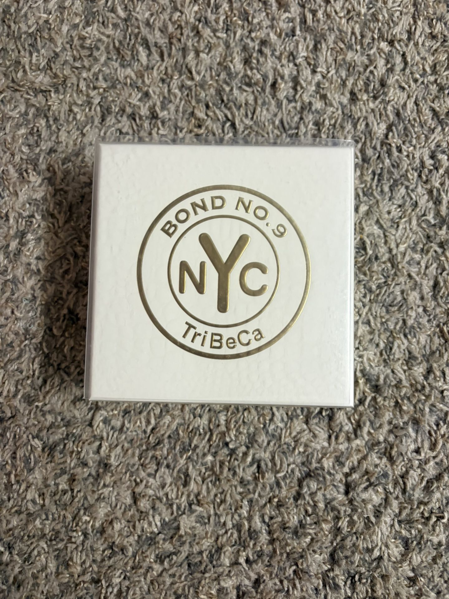 Bond No. 9 Tribeca (50ml / 1.7 fl oz)
✨ A vibrant, modern scent capturing the energy of NYC.
📦 Brand new – sealed, never opened.
💎 Size: 50ml / 1.7