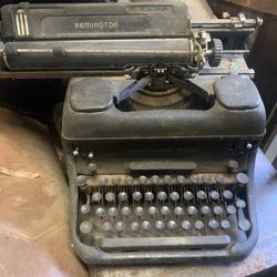 Vintage Typewriter 