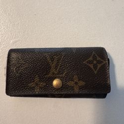Louis Vuitton key holder 