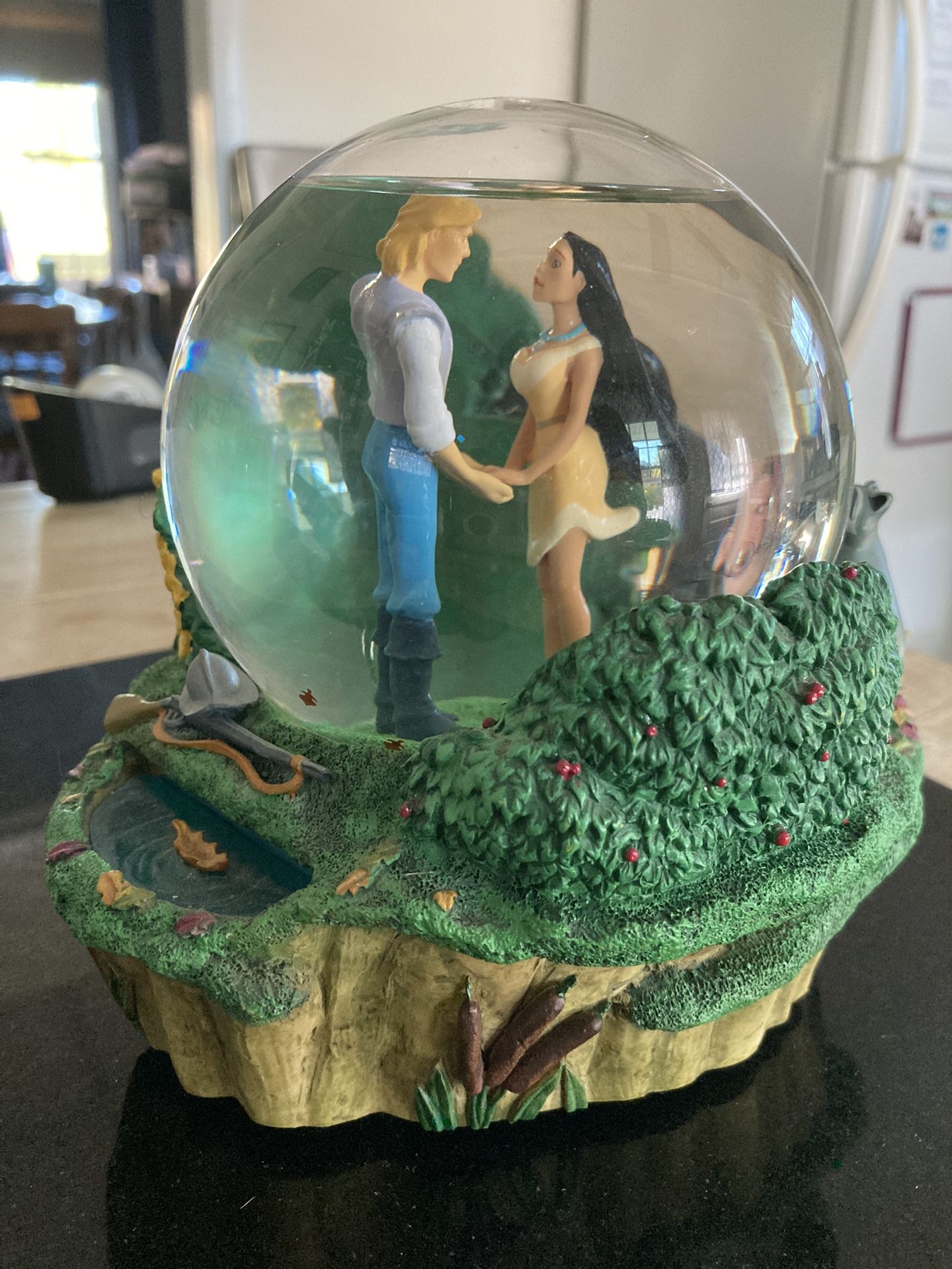 Disney Snowglobe- Pocahontas