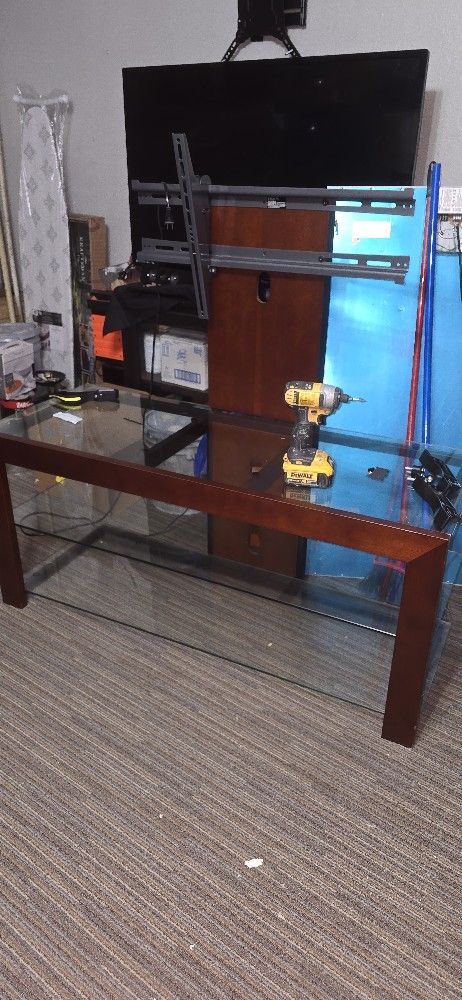 Tv Con Roku Y mueble